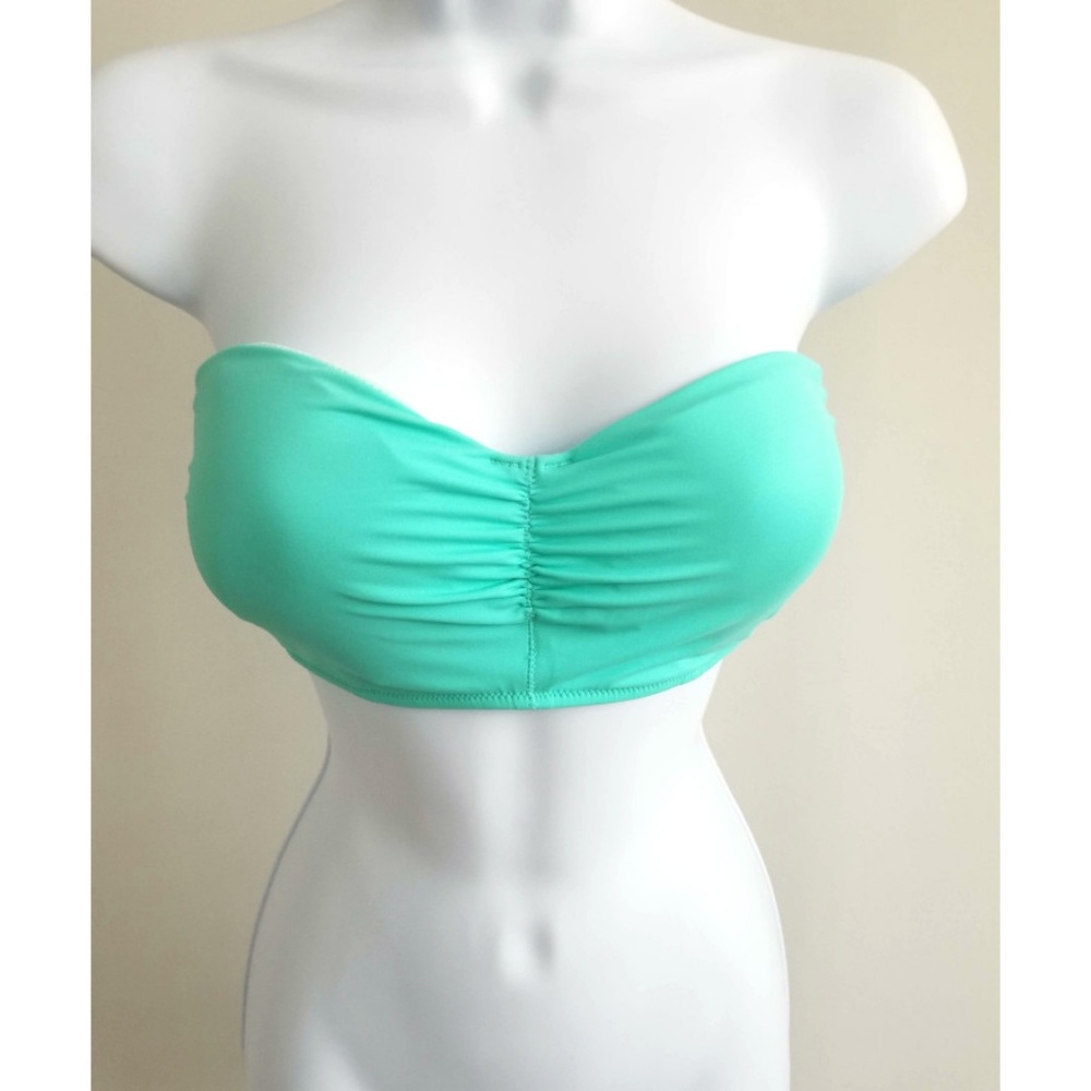 💟 2/$25 💟 // VS Babe Bandeau Bikini Top 32D